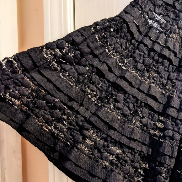 EUC Max Studio Black Lace Skirt - Picture 4 of 5